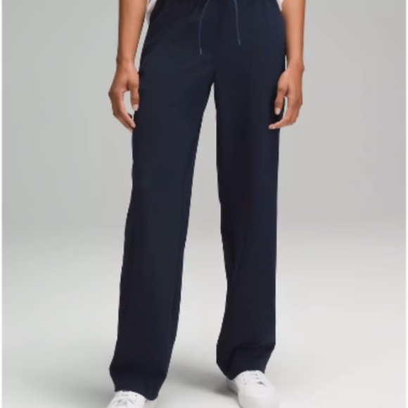 NWT Lululemon Straight-Leg Mid-Rise Luxtreme Pant Navy Blue - Picture 1 of 11